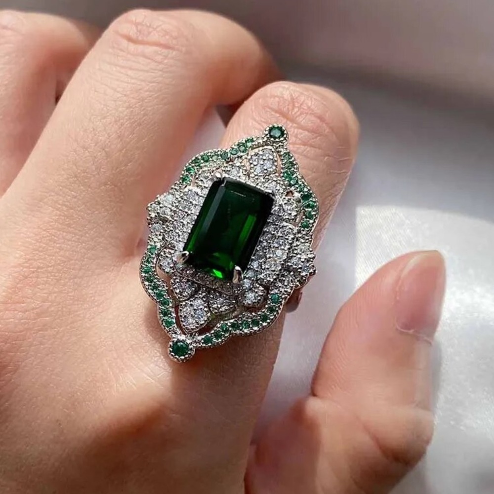 Art Deco Adjustable Green Filigree Statement Ring - Picture 8 of 10